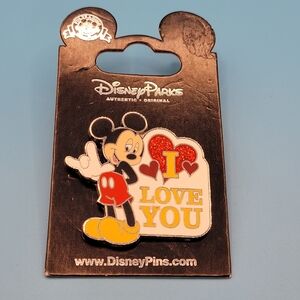 Disney Parks Mickey Mouse I love you Brand New Pin